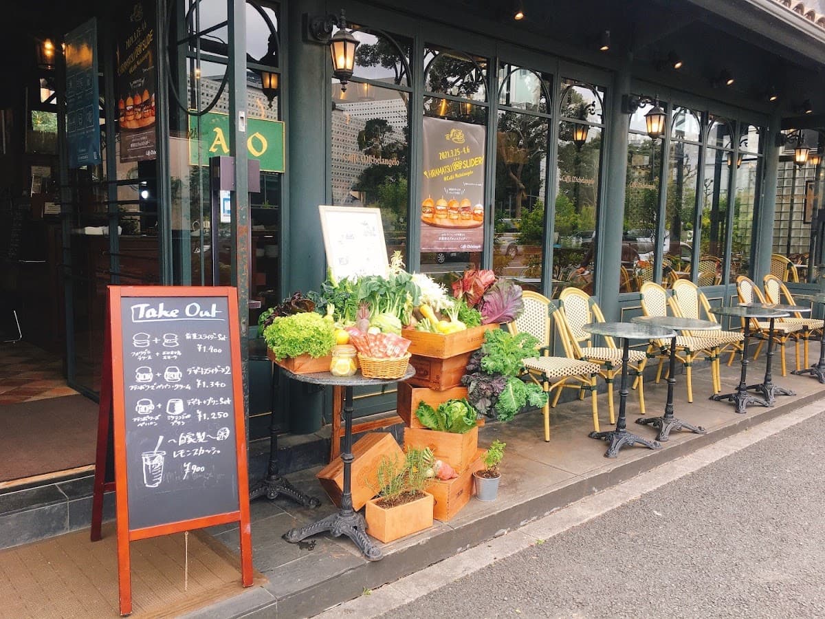 代官山の緑に包まれた隠れ家カフェ、ミケランジェロへ